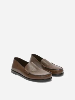 ARKET und Laila Gohar Loafer mit Prägung