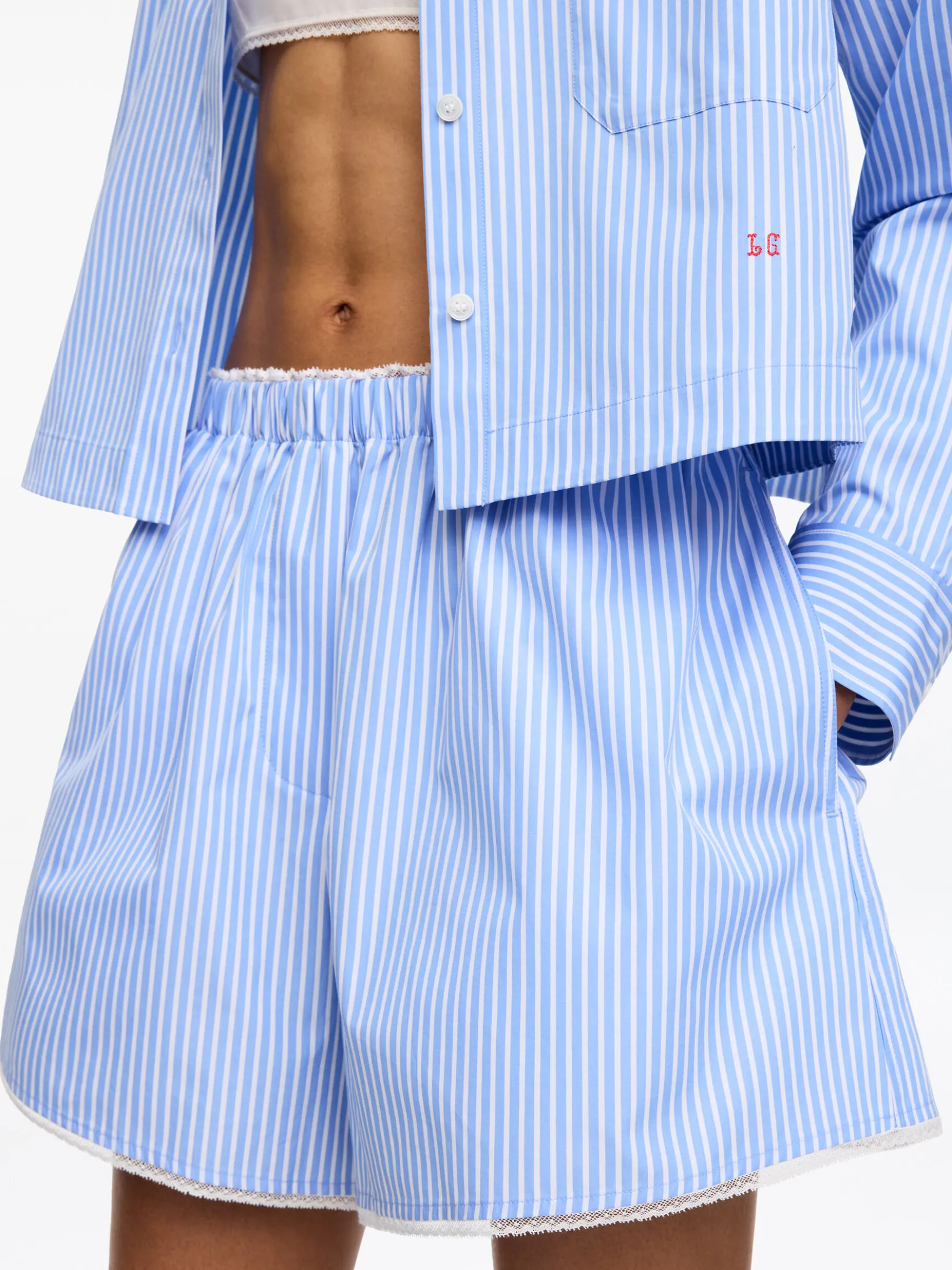 ARKET und Laila Gohar Shorts mit Spitzenborte