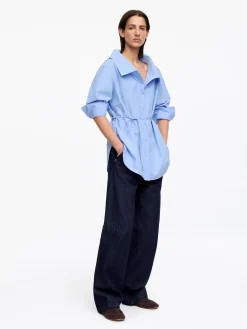 Bluse mit weitem Kragen