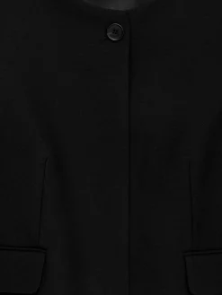Jacke ohne Kragen