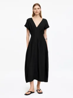 Kleid mit V-Ausschnitt und Falten