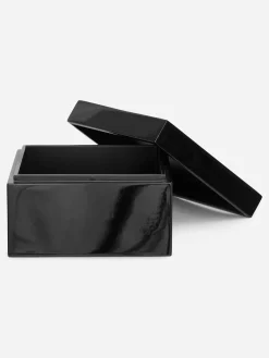 Lackierte Box: 17 x 17 cm