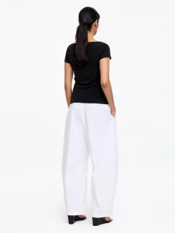 Stretch-T-Shirt mit U-Boot-Ausschnitt
